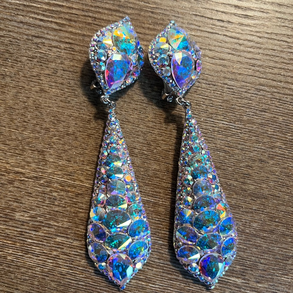 Stefanie Somers clip on earrings
